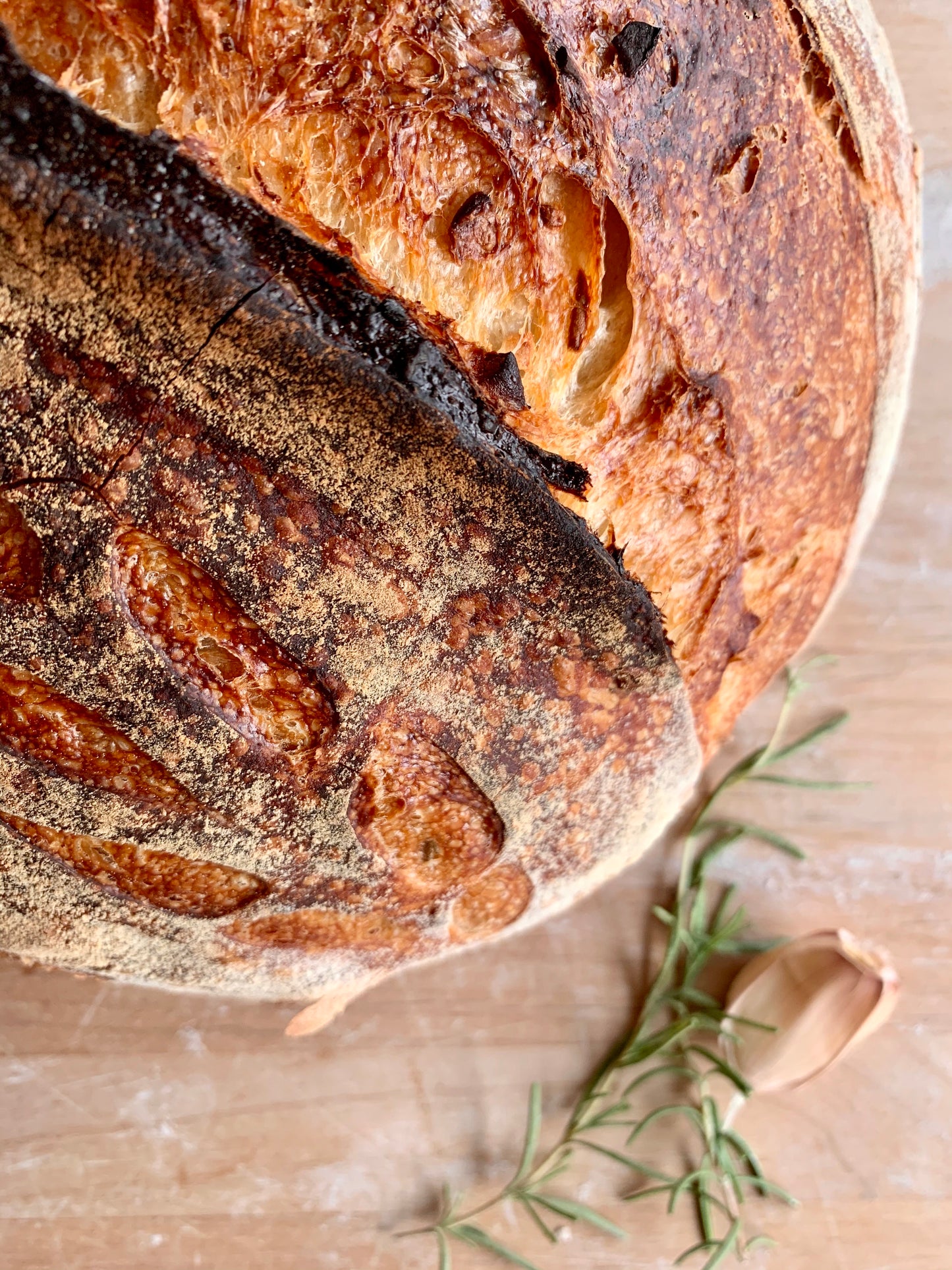 GARLIC & ROSEMARY SOURDOUGH LOAF